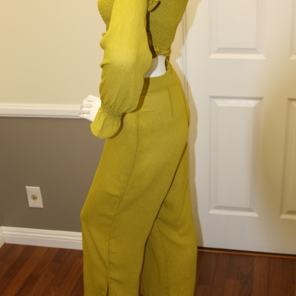Beautiful 2 piece Pant and Smocked-top set - Picture 5 of 8